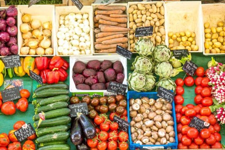 Marchés de La Tranche-sur-Mer : où faire le plein de saveurs et de convivialité ?